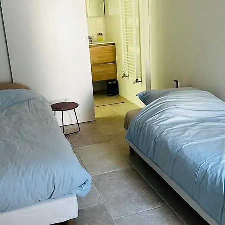 Spacious Cocoon With Garden Near The Sea لو بولين