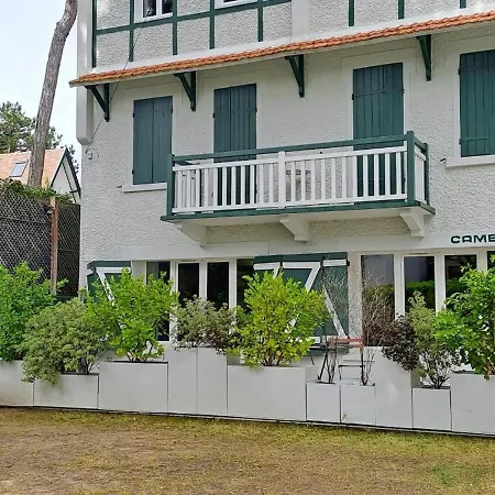 Апартаменты Spacious Cocoon With Garden Near The Sea Ла-Боль-Эскублак